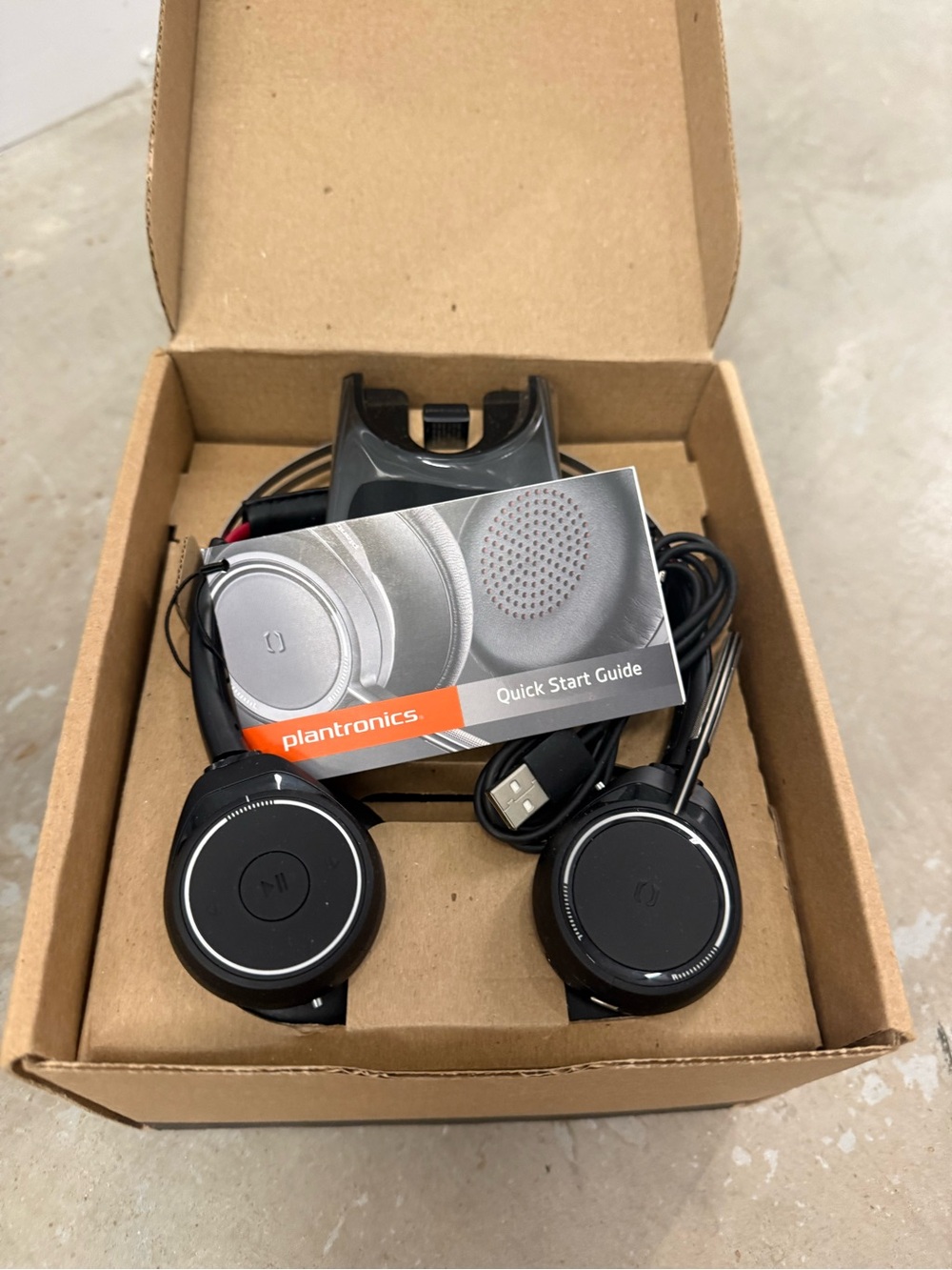 NWT! Plantronics Voyager Focus UC Headset - Black & Brown Box